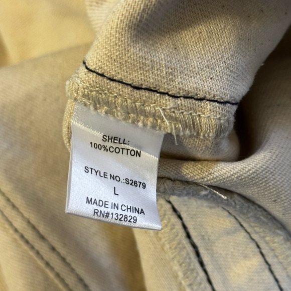 White denim skirt with black contrast stitching 🤍🖤 - Picture 7 of 8